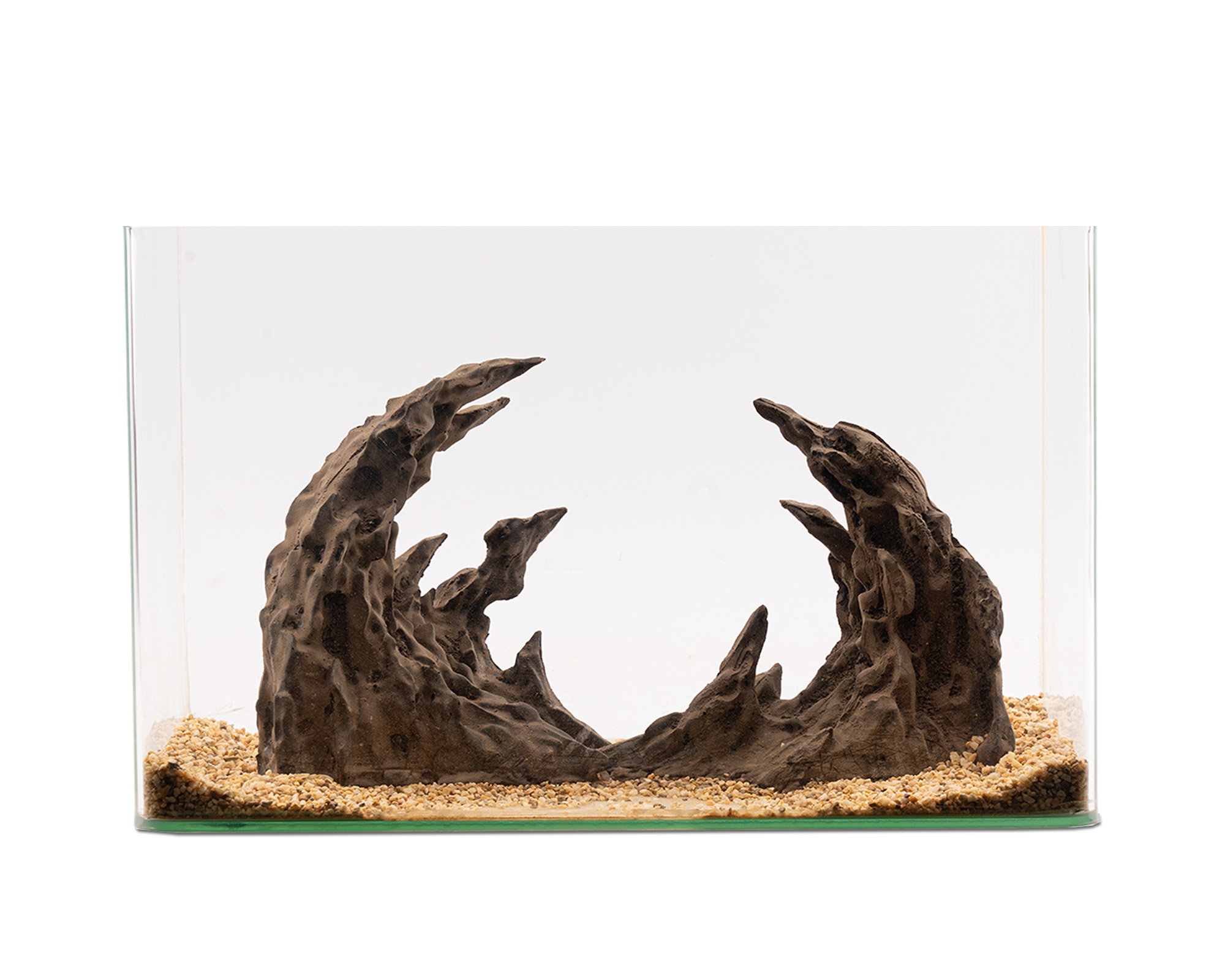 Driftwood-Aquariumdeko in Glasbecken mit Kies